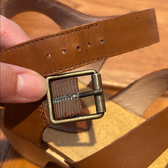 Madewell The Sigrid Strappy Clog Sandals in English Saddle - Picture 9 of 16